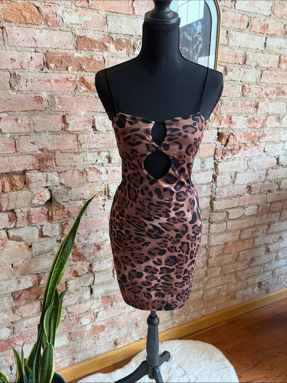 🐆 SHEIN Leopard Print Cutout Bodycon Mini Dress | Size Medium 🐆